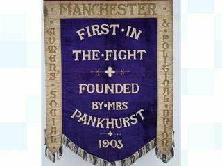 Manchester-banners auktionerade 2017 - LoveAntiques