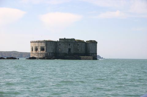 Stack Rock Fort - Milford Haven - Wales - hav - Purplebricks