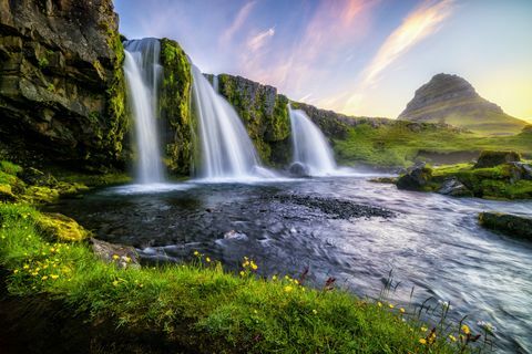 Kirkjufell på soluppgång på sommaren