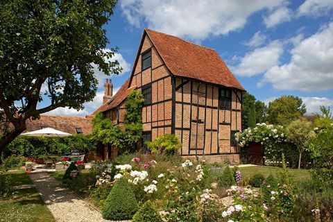 Shakespeare House - Grendon - Buckinghamshire - front - Zoopla