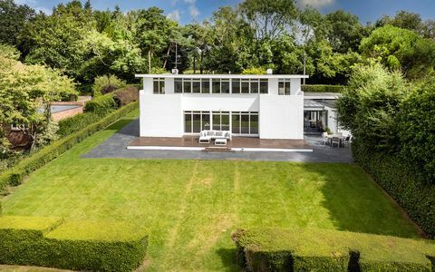 dubbel oscar vinnarens modernistiska hus från 1934 till salu i oxfordshire