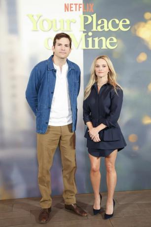 ashton kutcher och Reese witherspoon vid fotosamtal för netflix 