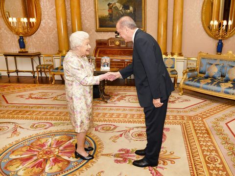 drottning elizabeth blommig klänning