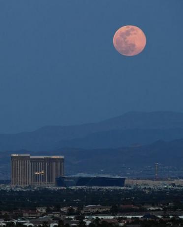 "Pink Moon" är den största supermoonen från 2020