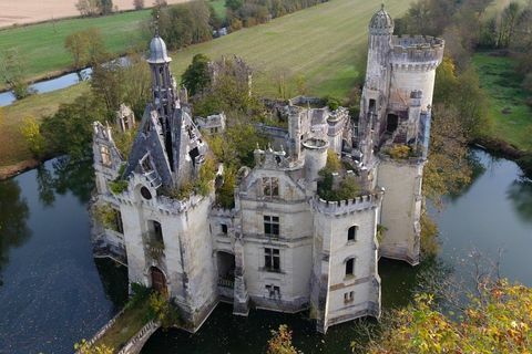 La Mothe-Chandeniers, i Les Trois-Moutiers