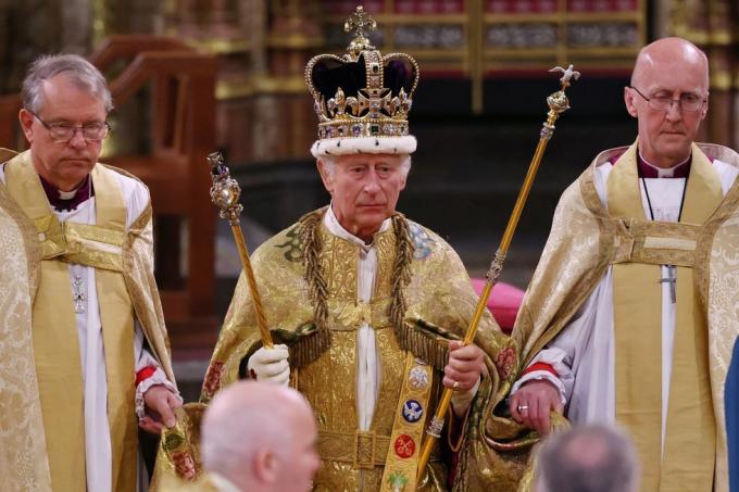 deras majestäter kung charles iii och drottning camilla kröningsdag