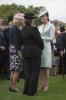 Kate Middleton är en pastell dröm på drottningens trädgårdsfest