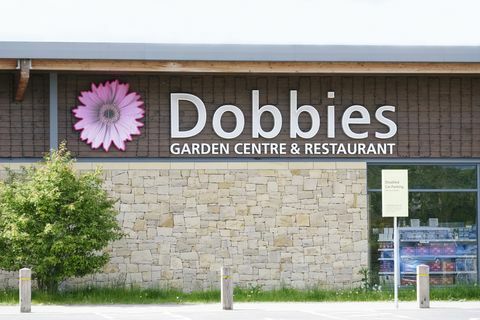 dobbies trädgårdscenter öppnas efter koronaviruslåsningens begränsningar