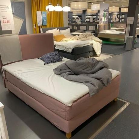 ikea shoppare och personal snöade in på danmark butik