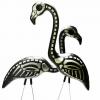 Zombie Flamingo Lawn Ornament är den roligaste Halloween-dekor som du kommer att se i år