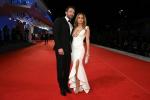 Se Jennifer Lopez och Ben Afflecks debut av röda mattan på filmfestivalen i Venedig 2021