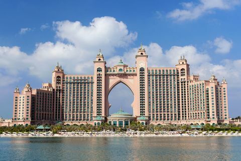 Atlantis Hotel ligger på Palm Jumeirah i Dubai, Förenade Arabemiraten