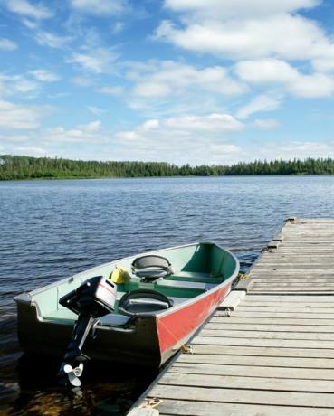 xxl fiskebåt och sjö