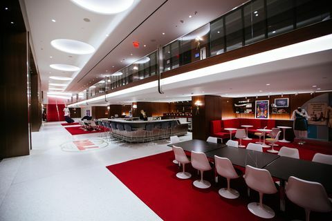 twa hotel öppnar i jfk flygplatsens ikoniska twa flight center-byggnad