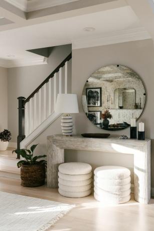 entry way av eneia white dc project