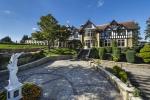 Magnificent Mansion Pinewood House till salu i Oxshott, Surrey