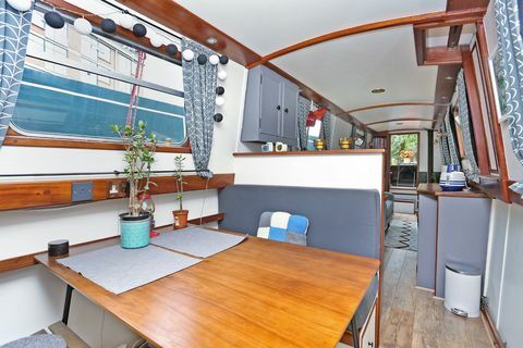 Vacker husbåt till salu i Islington