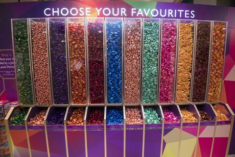 John Lewis Christmas Shop 2018 - Quality Street pick n mix personaliseringsstation