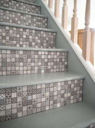 WeLoveHome bloggs DIY-projekt med Tile Giant's Vintage White Mosaics