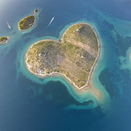 galešnjak, heart love island, kroatien