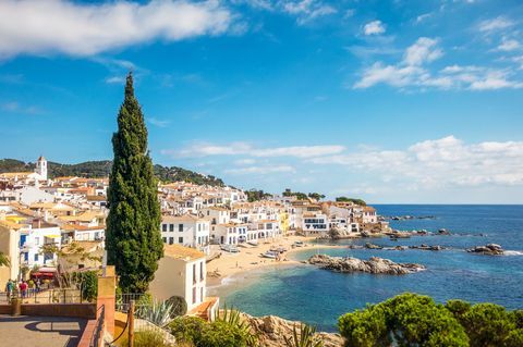 Idyllisk kuststad i Costa Brava i Girona-provinsen, Katalonien