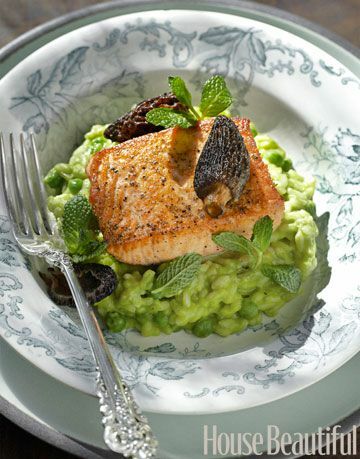 lax och risotto på en tallrik