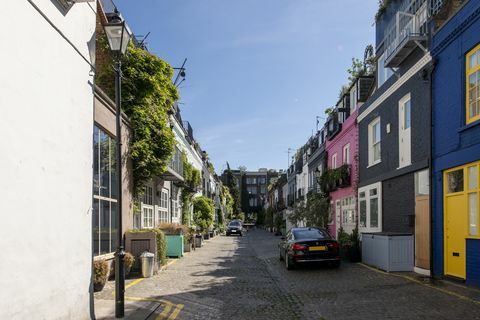 fastighet på 'love actually' mews i notting hill är till salu