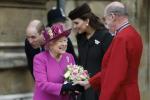 Varför drottning Elizabeth alltid bär handskar