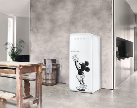 Foto av Smeg Mickey Mouse kylskåp