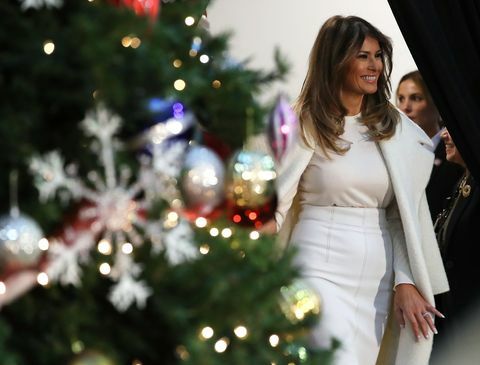 Melania Trump läser till patienter på DC-barnsjukhuset en julhistoria