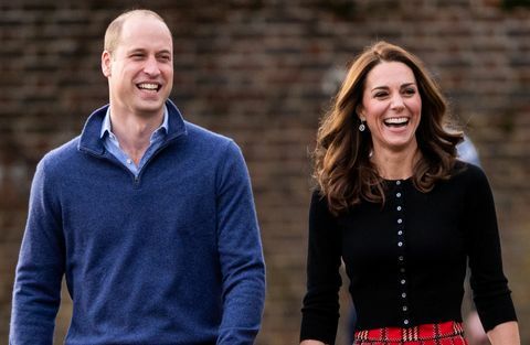 London, England 04 december Prins William, hertig av Cambridge och Catherine, hertiginna av Cambridge deltar i en julfest för familjer och utsatta barn personal från raf coningsby och raf marham som tjänar i cypern, vid kensington palace den 4 december 2018 i london, england foto av mark cuthbertuk press via getty bilder