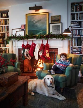 inspelningsdatum 11 december 12, 2020 plats privat bostad. hamnfil 21. byn dering hamn, shelter island, ny. designerhomeowner alfredo paredes. aparedesalfredoparedesstudiocom co homeowner brad goldfarb. dotter carolina paredes goldfarb. son sebastian parader goldfarb fotograf bjorn wallander. bjornbjornwallandercom. 6466454882. fotografens representant carlene micheletto. carlenemicheletous. 9177439090 stilregissör robert rufino. rrufinohearstcom. 9173644163