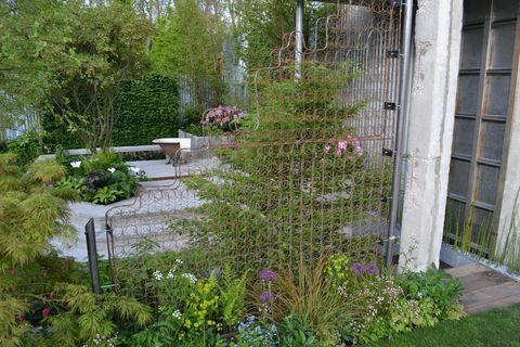 RHS Chelsea Flower Show Gardens - Wasteland-projektet av Kate Gould