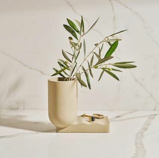 Wave Concrete Vase x Tan France - Skrivbordshållare