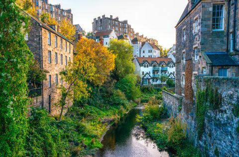 Edinburgh - arkitektur runt vattnet i Leith