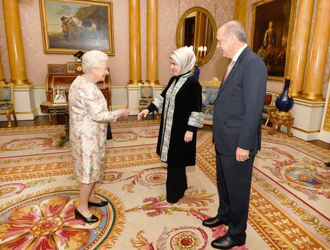 drottning elizabeth blommig klänning