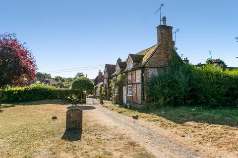 vicar of dibley stuga till salu i byn buckinghamshire