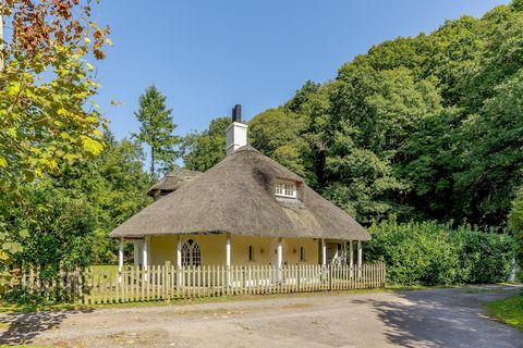 chainbridge lodge halmtak stuga till salu i Devon