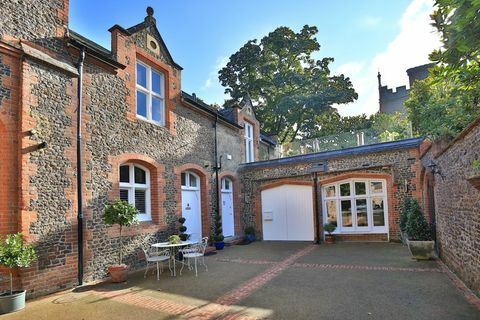 Albury Park Mews - Sothebys internationella fastighet