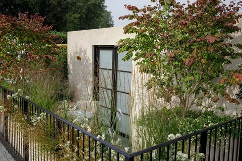 chelsea flower show 2021 balkong med blommor, balkong trädgård