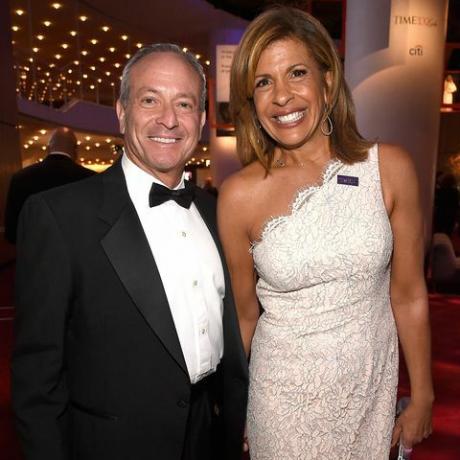 new york, ny 24 april joel schiffman och hoda kotb deltar i 2018 års time 100 gala på jazz på Lincoln center den 24 april 2018 i new york cityÊ foto av kevin mazurgetty images for time